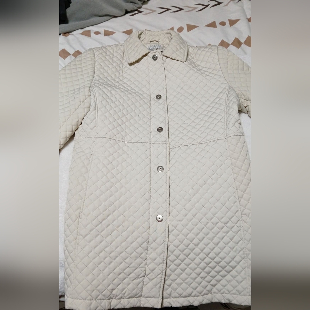 White Stag Cream Puffer Jacket with Quilted Design